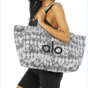 ALO Yoga Monochrome Women's Tote Bag